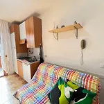 Cozy One-bedroom Apartman *