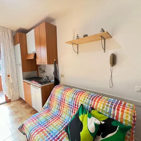 Cozy One-bedroom דירה *